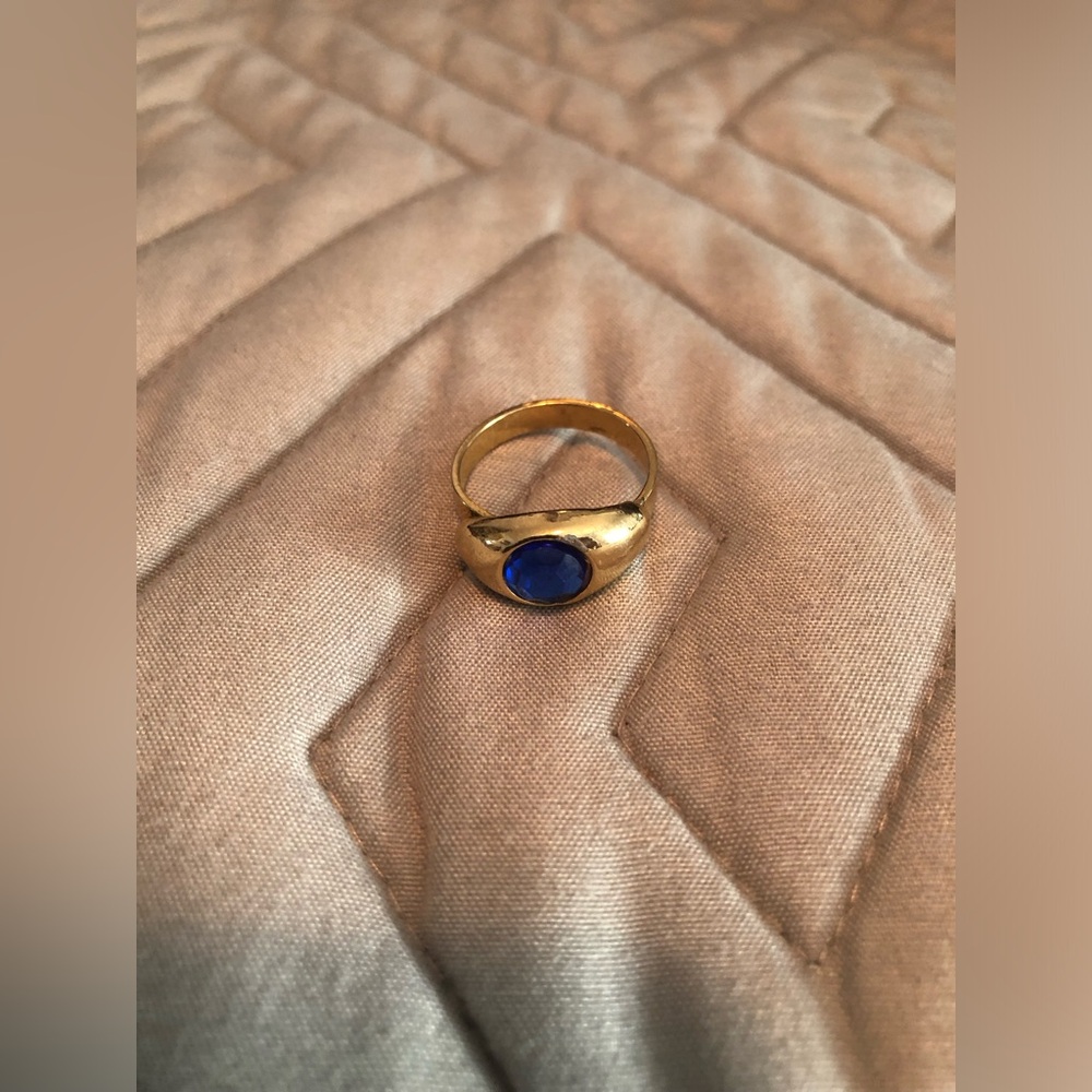 Womens ring - Picture 2 of 2